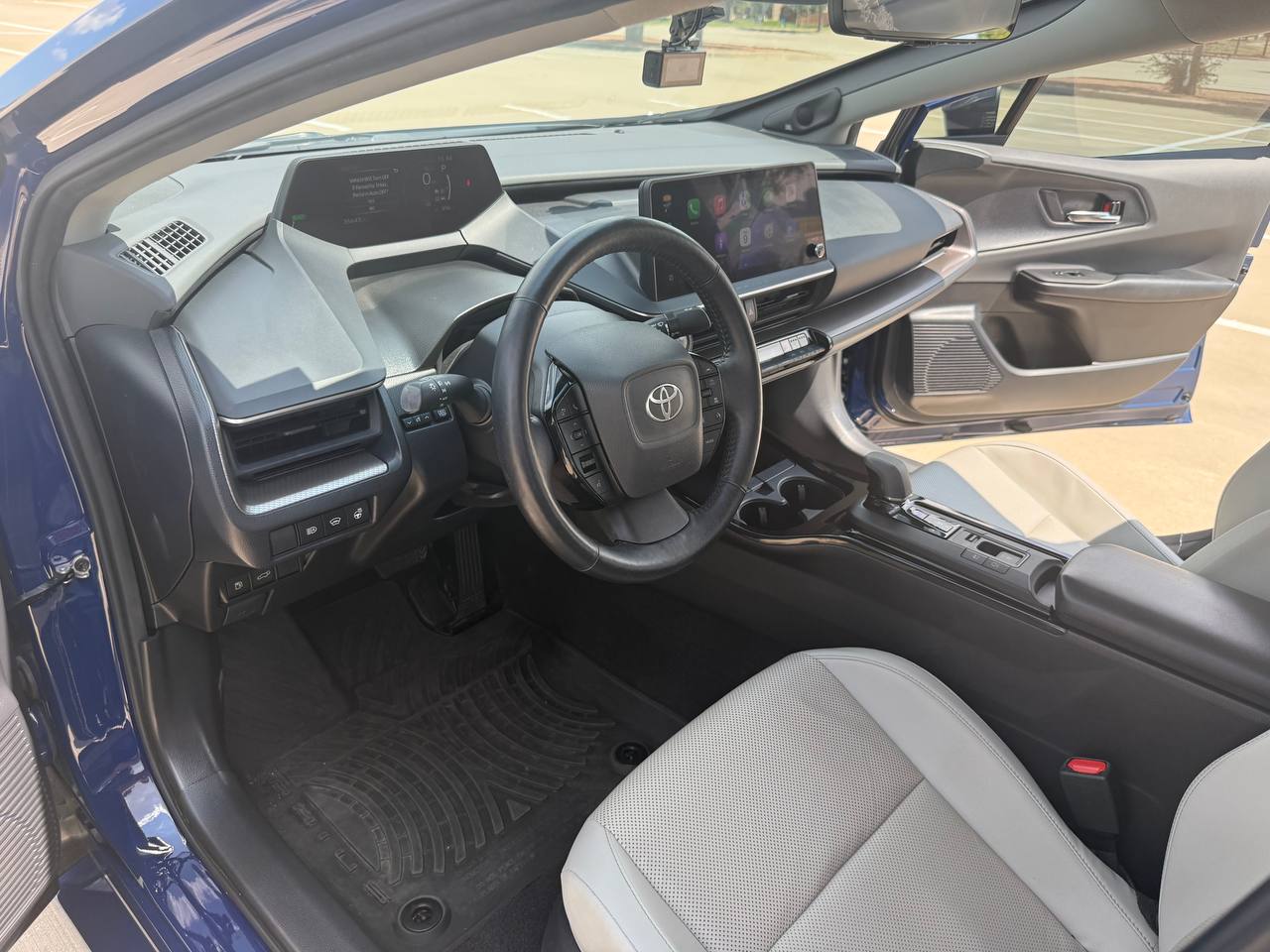 Used 2023 Toyota Prius Limited w/ Limited Premium Package FWD image 15