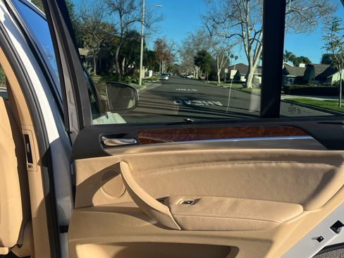 Used 2011 BMW X5 xDrive35i image 16