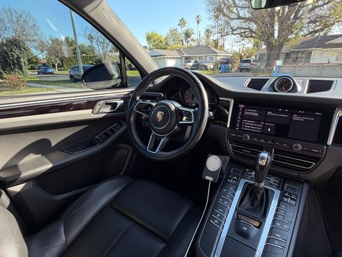 Used 2020 Porsche Macan S image 12