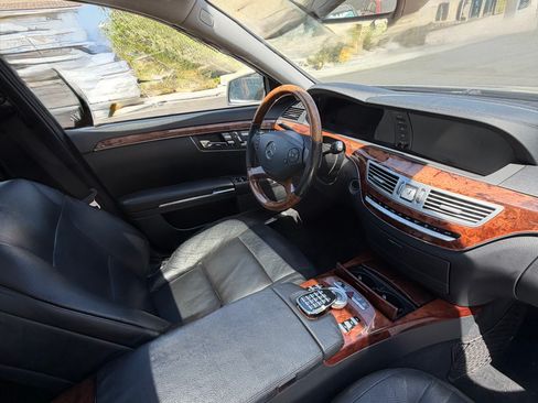 Used 2010 Mercedes-Benz S 550 w/ Sport Pkg image 11