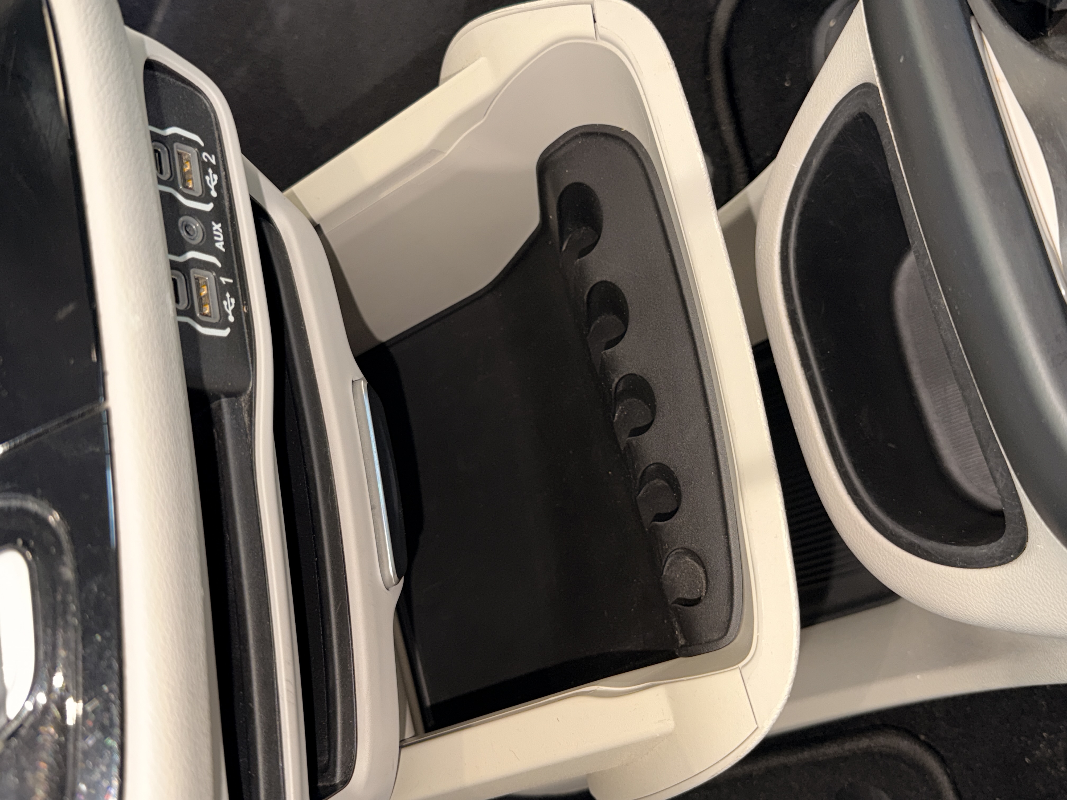 Used 2021 Chrysler Pacifica Touring-L FWD image 28
