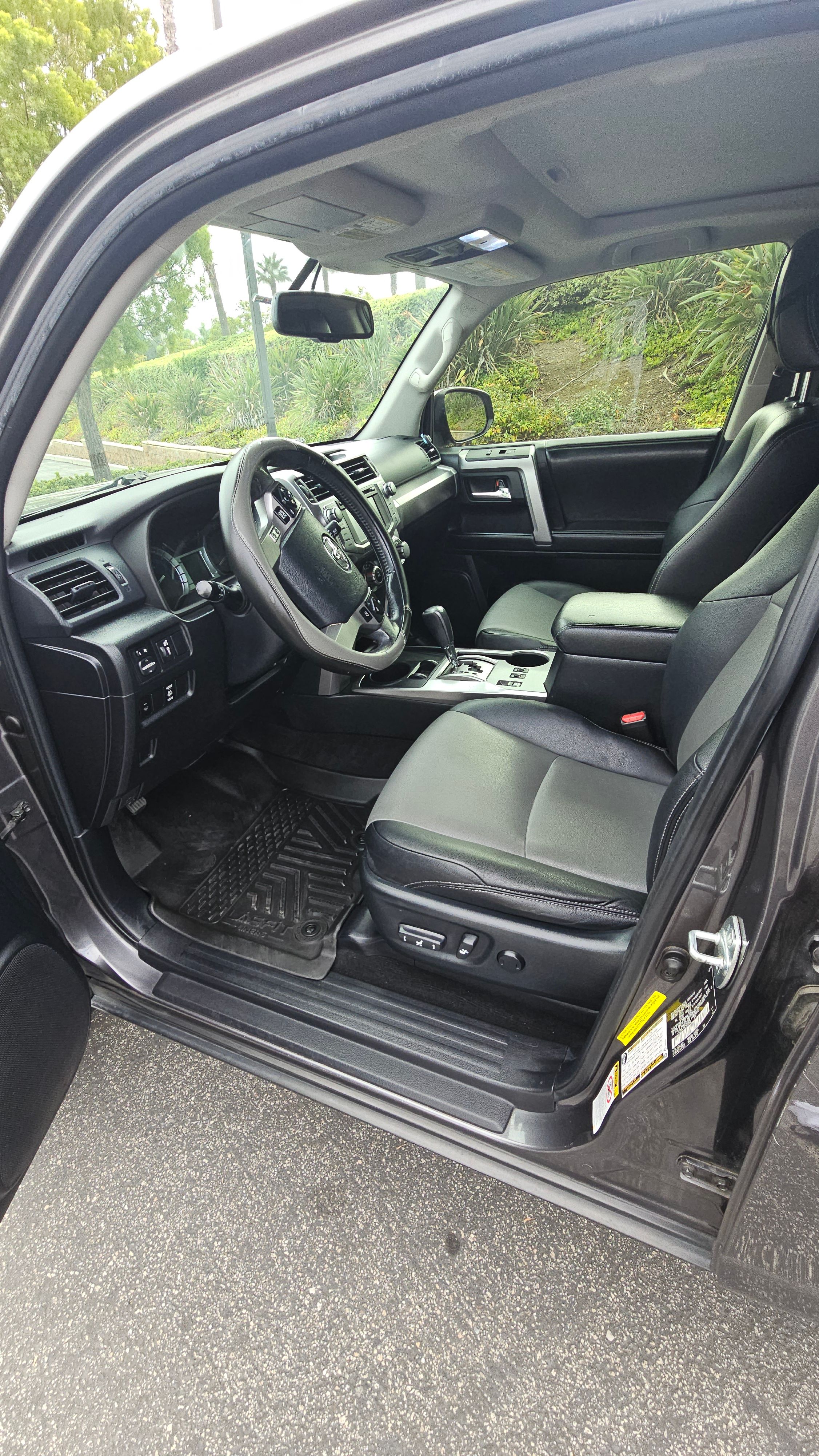 Used 2014 Toyota 4Runner SR5 Premium RWD image 18