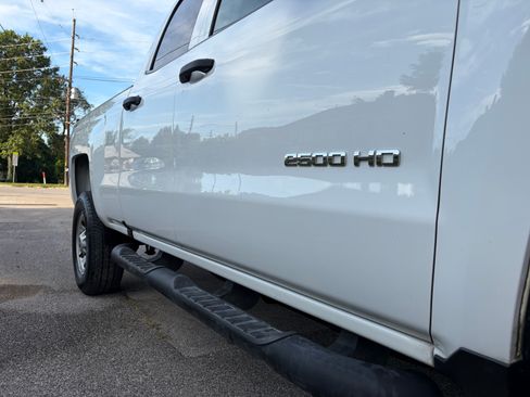 Used 2018 Chevrolet Silverado 2500 W/T w/ WT Convenience Package AWD/4WD image 13