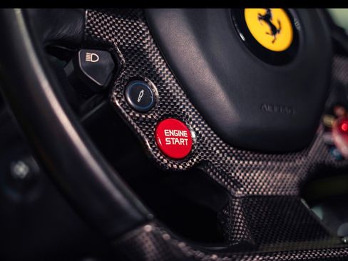 Used 2011 Ferrari 458 Italia Coupe RWD image 6