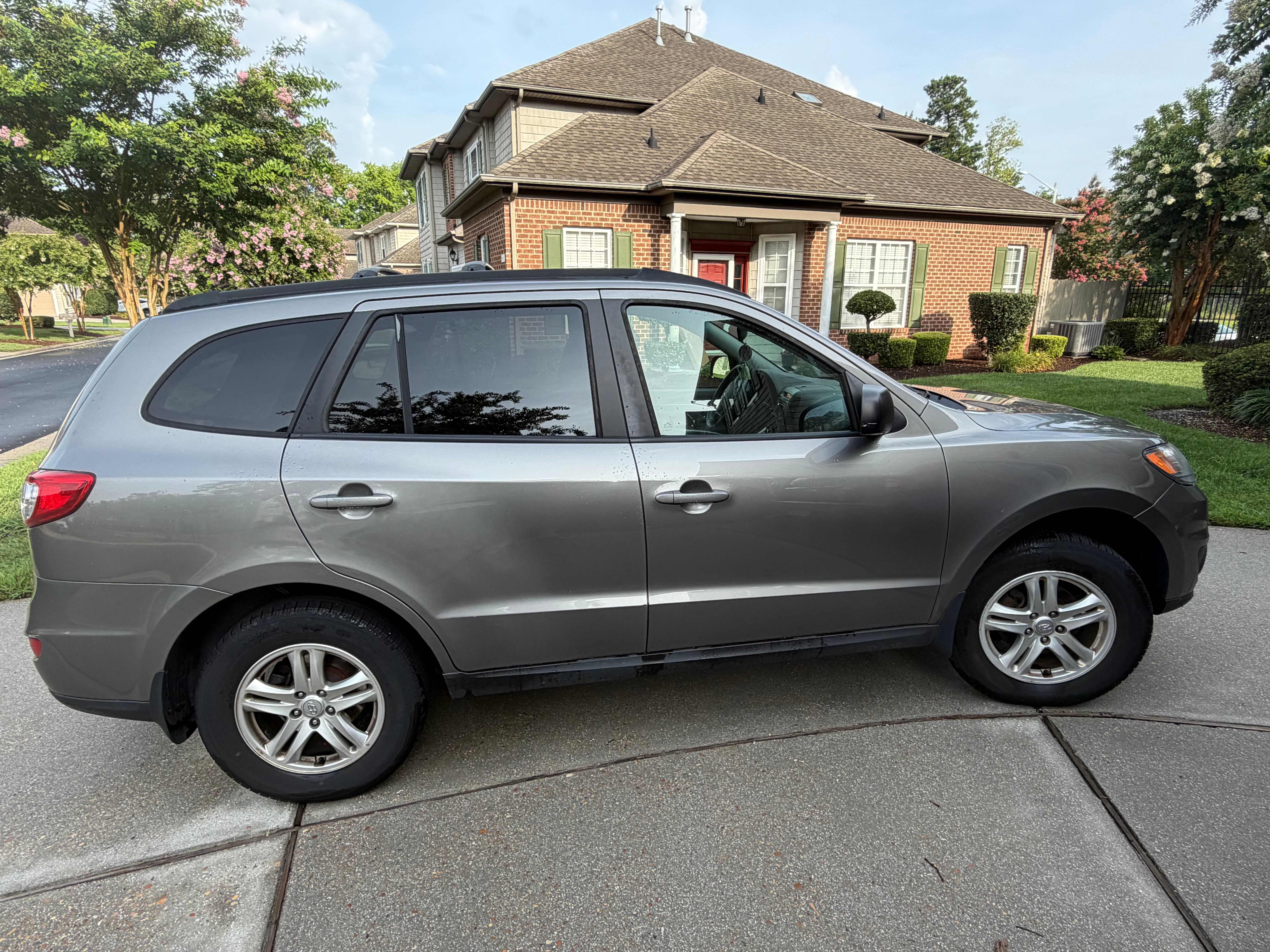 Used 2012 Hyundai Santa Fe GLS AWD/4WD image 16
