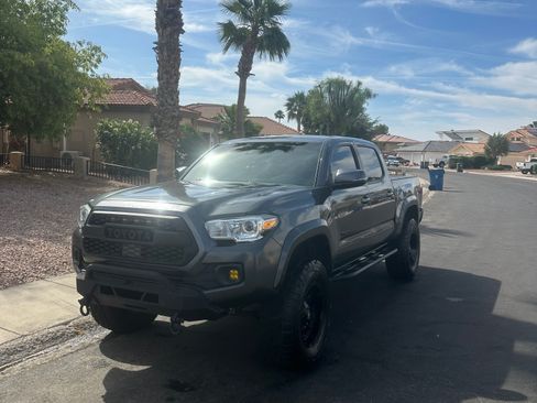 Used 2021 Toyota Tacoma SR5 image 8
