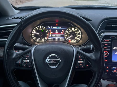 Used 2017 Nissan Maxima Platinum image 9