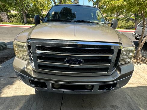 Used 2006 Ford F350 Lariat AWD/4WD image 6