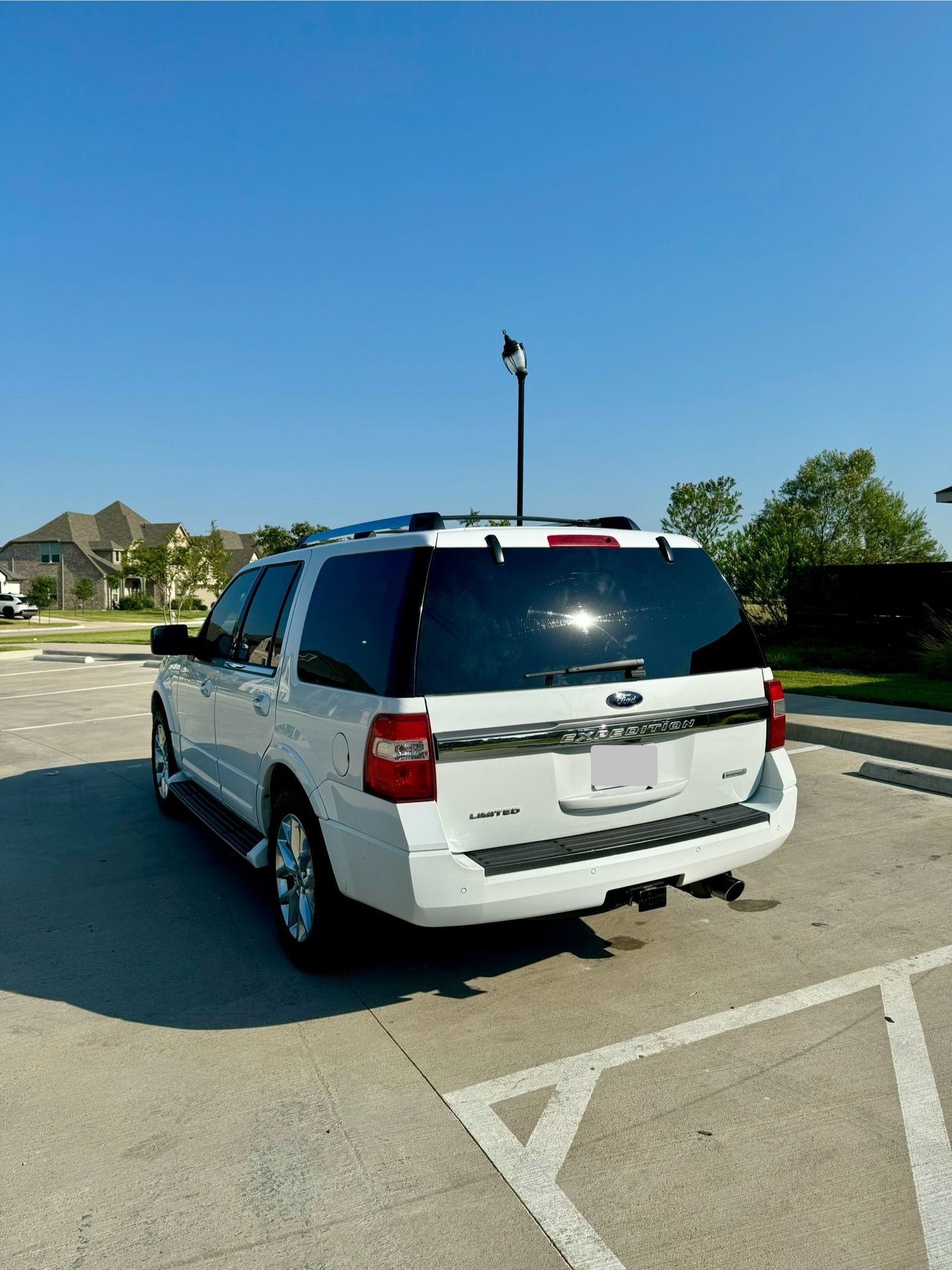 Used 2017 Ford Expedition Limited AWD/4WD image 6