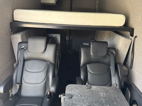 Used 2016 Mercedes-Benz Sprinter 2500 image 17