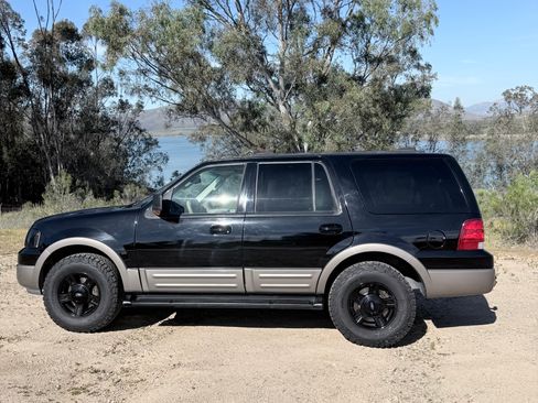 Used 2003 Ford Expedition Eddie Bauer image 1