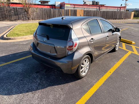 Used 2013 Toyota Prius C Three image 4