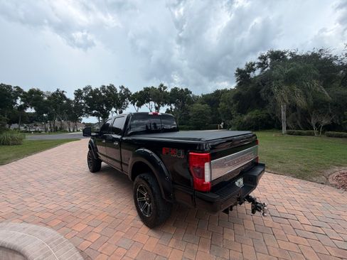 Used 2017 Ford F250 Platinum w/ Platinum Ultimate Package AWD/4WD image 13