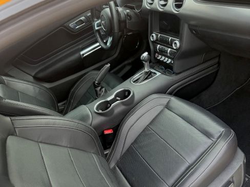 Used 2022 Ford Mustang GT Premium w/ Equipment Group 401A image 6