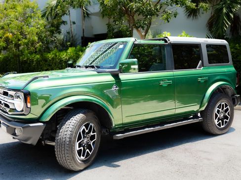 Used 2023 Ford Bronco Outer Banks image 11