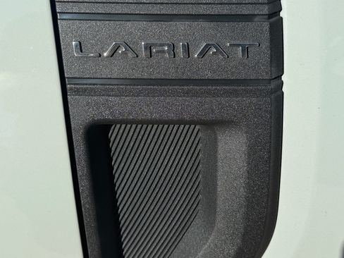 Used 2024 Ford Maverick Lariat image 9