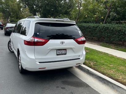 Used 2017 Toyota Sienna LE