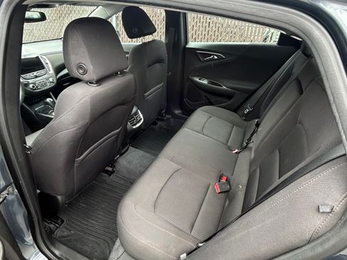 Used 2019 Chevrolet Malibu LT w/ Driver Confidence Package FWD image 5