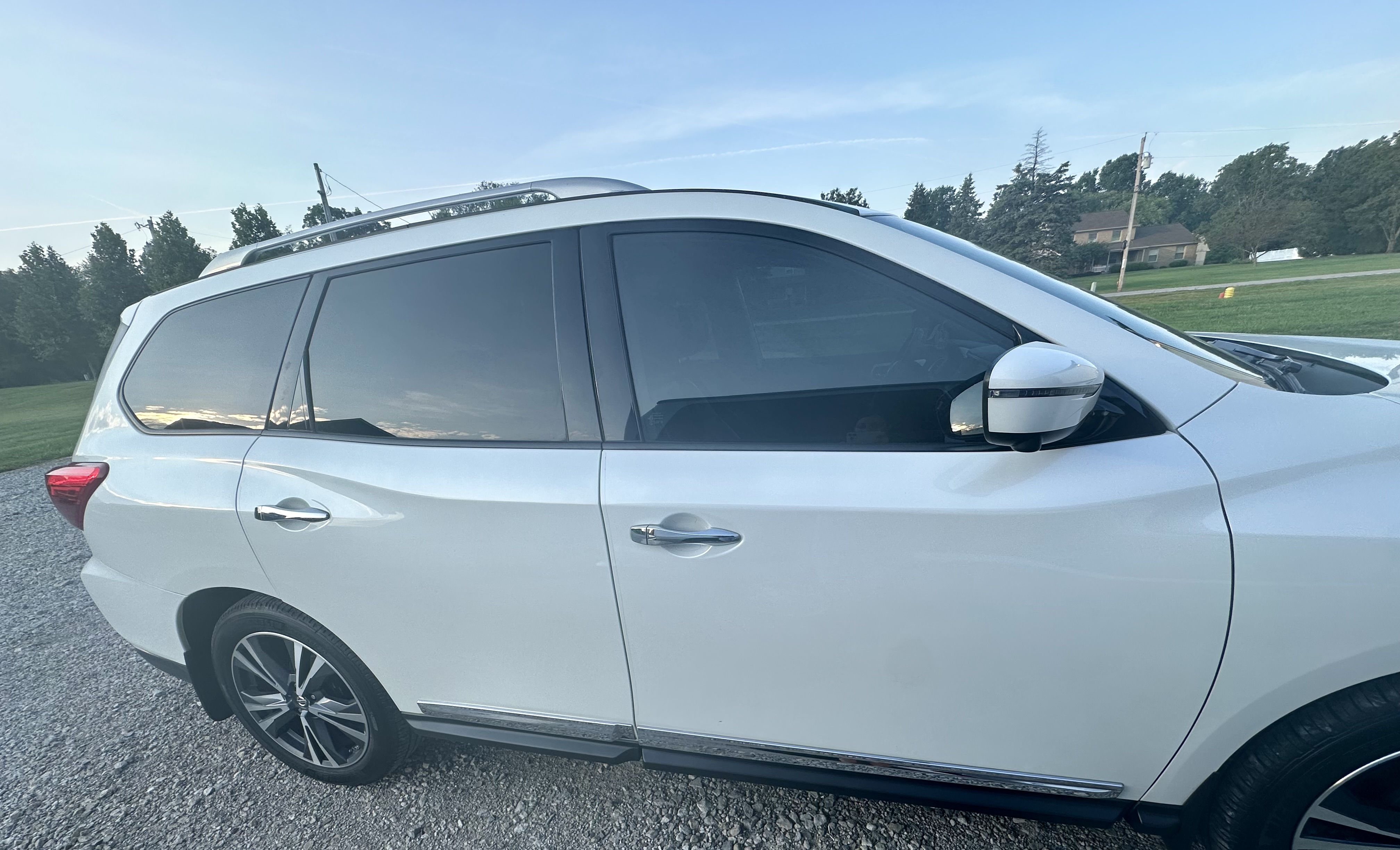 Used 2018 Nissan Pathfinder Platinum AWD/4WD image 2