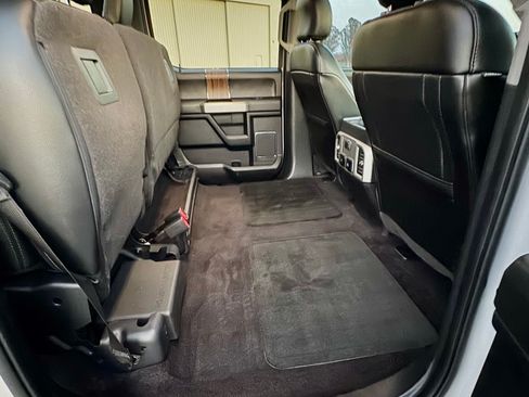 Used 2017 Ford F150 Lariat image 27