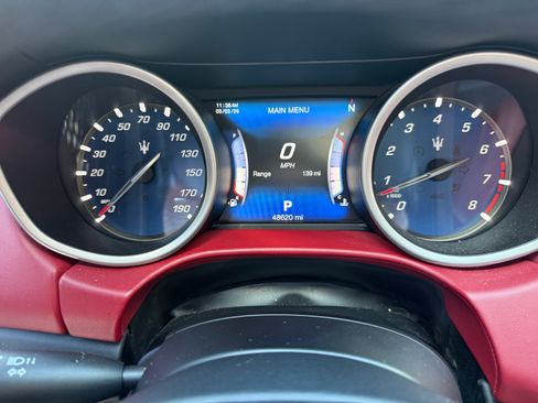 Used 2017 Maserati Ghibli S image 11