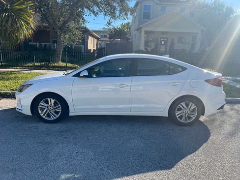 Used 2019 Hyundai Elantra SEL image 2