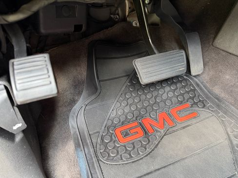 Used 2014 GMC Sierra 2500 SLE w/ SLE Preferred Package AWD/4WD image 19