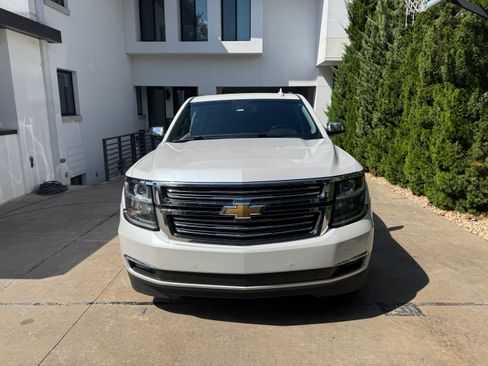 Used 2018 Chevrolet Suburban Premier image 9