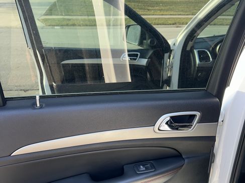 Used 2013 Jeep Grand Cherokee Trailhawk image 8