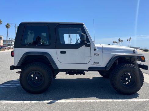 Used 2006 Jeep Wrangler X AWD/4WD image 8
