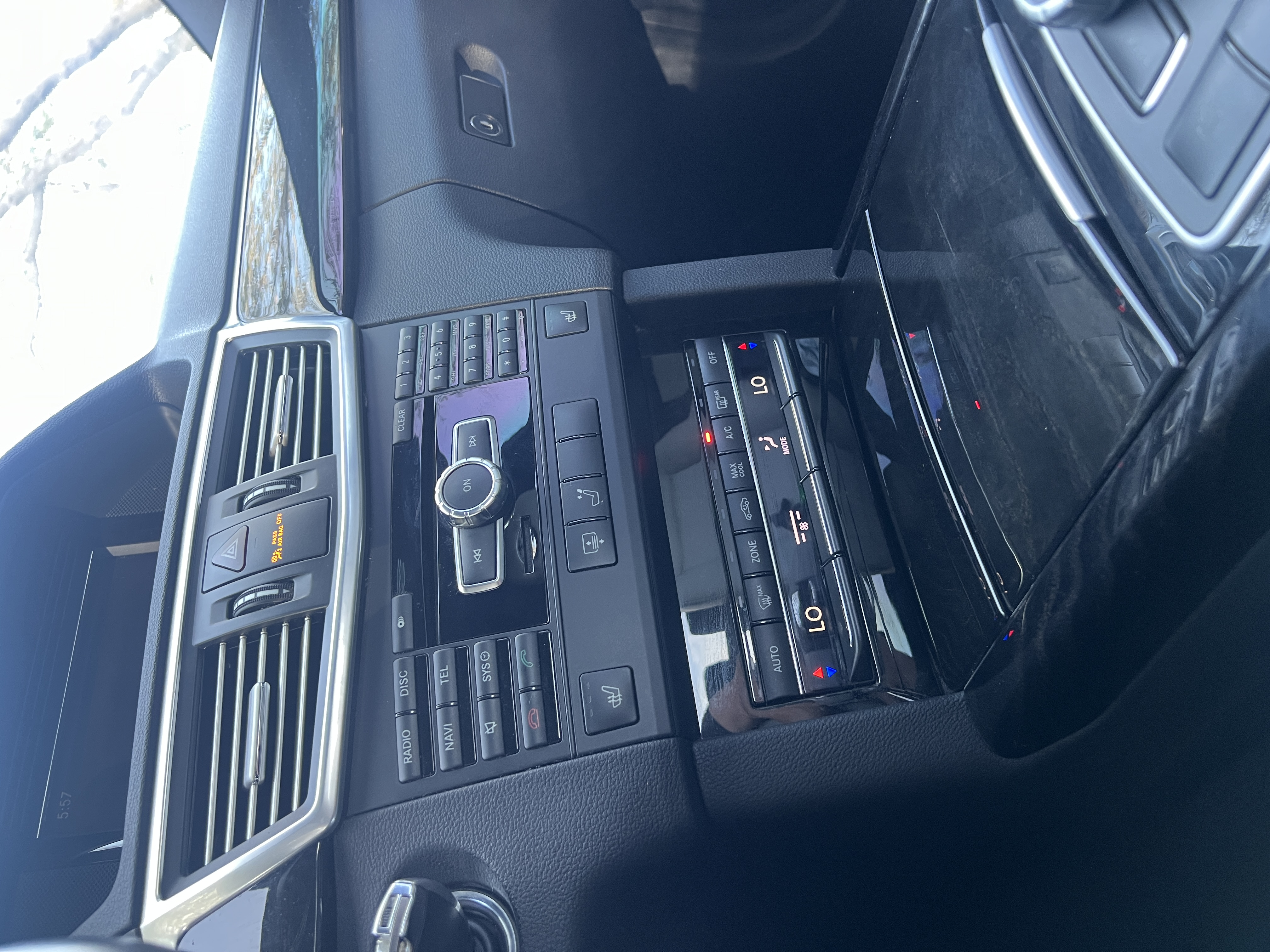 Used 2013 Mercedes-Benz E 350 Sedan image 5