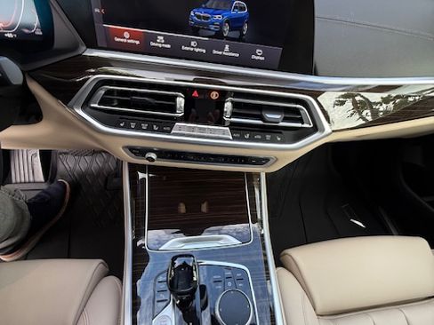 Used 2020 BMW X5 sDrive40i w/ Premium Package image 11