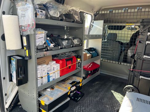 Used 2010 Ford Transit Connect XLT image 10