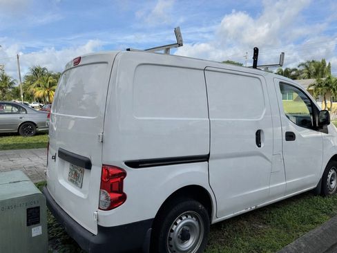 Used 2018 Nissan NV200 S image 1