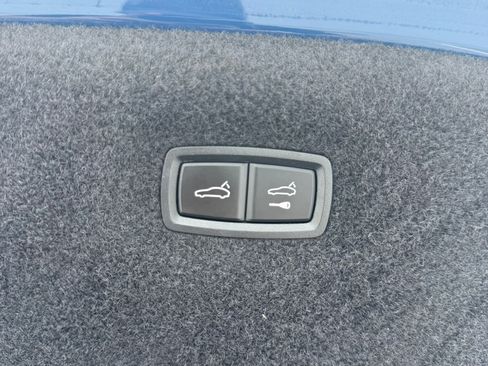 Used 2022 Porsche Taycan RWD image 20