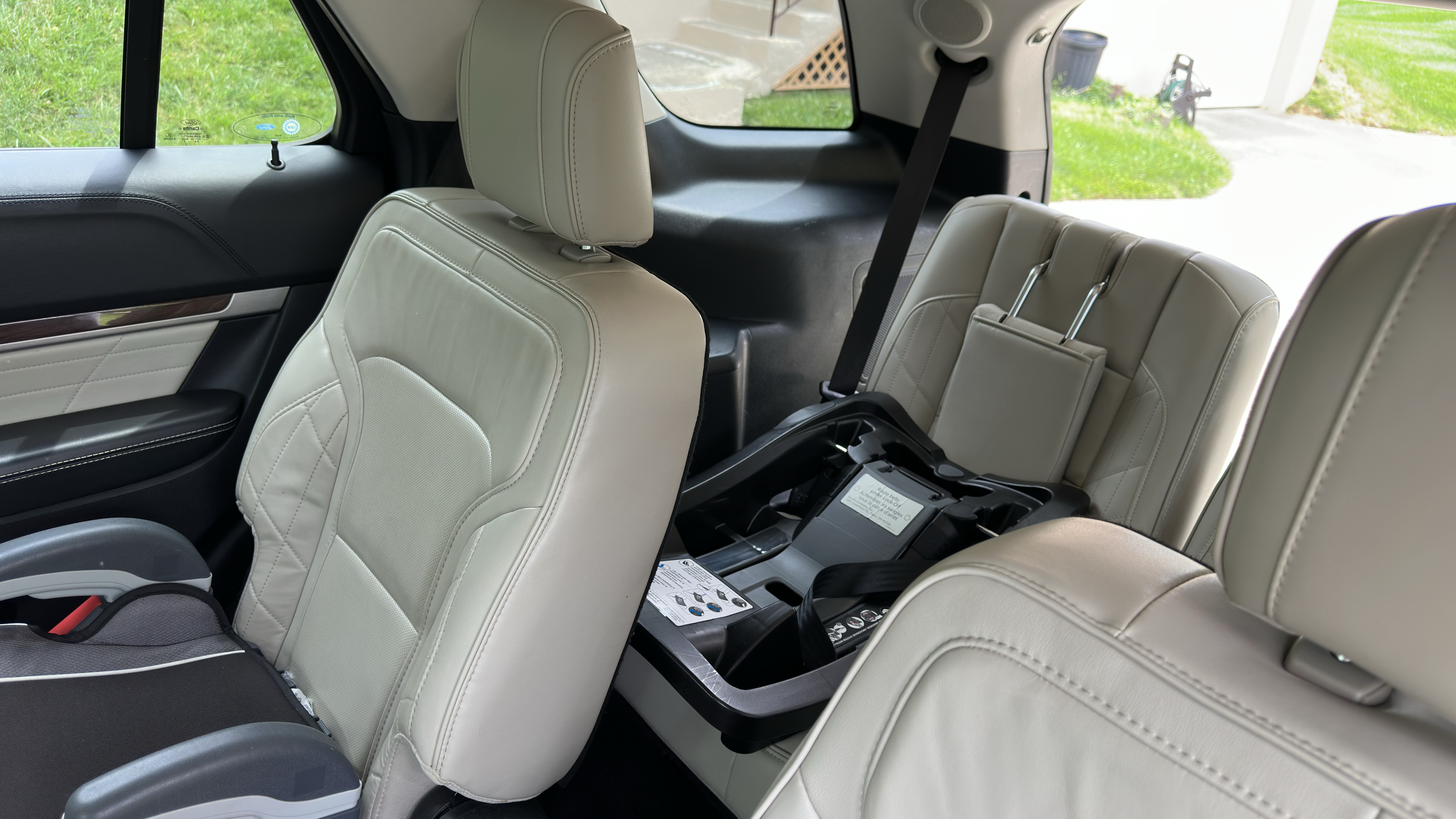 Used 2019 Ford Explorer Platinum AWD/4WD image 12