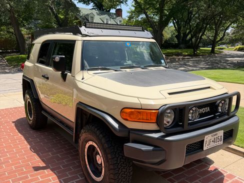Used 2010 Toyota FJ Cruiser 4WD image 13