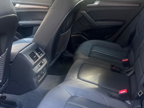 Used 2021 Audi Q5 2.0T Premium Plus w/ Premium Plus Package AWD/4WD image 4
