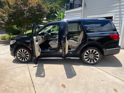 Used 2019 Lincoln Navigator Select RWD image 23