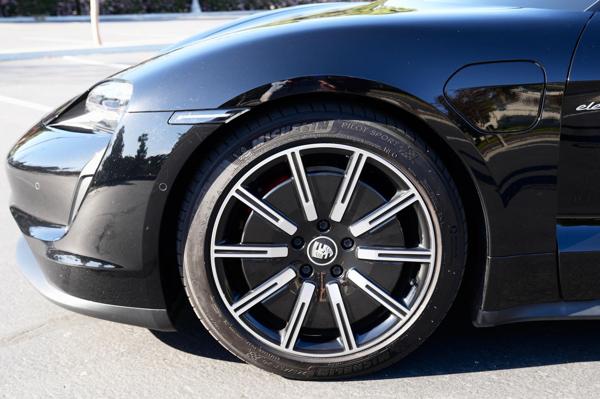 Used 2020 Porsche Taycan 4S AWD/4WD image 8