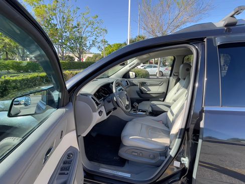 Used 2013 GMC Acadia SLT image 10