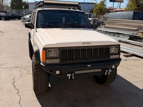 Used 1996 Jeep Cherokee SE image 4