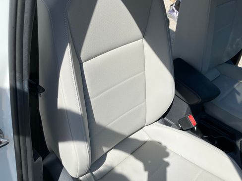 Used 2021 Volkswagen Tiguan SE R-Line image 8