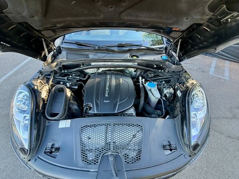 Used 2018 Porsche Macan Sport Edition AWD/4WD image 17