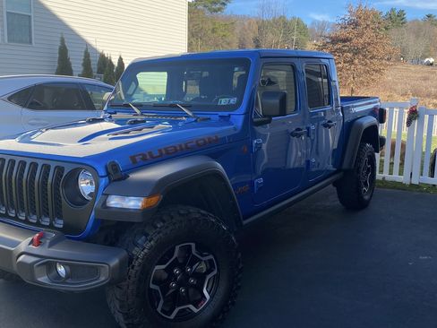 Used 2022 Jeep Gladiator Rubicon w/ Cold Weather Group image 12