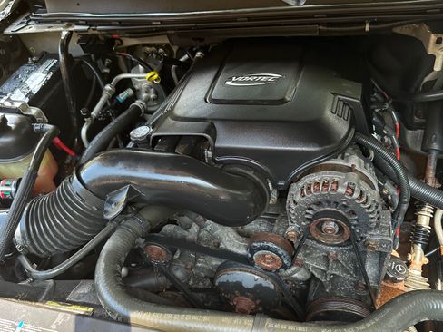 Used 2007 Cadillac Escalade AWD w/ Information Package image 14