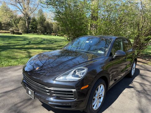 Used 2019 Porsche Cayenne image 2