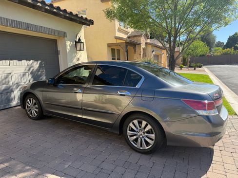 Used 2011 Honda Accord EX-L image 4