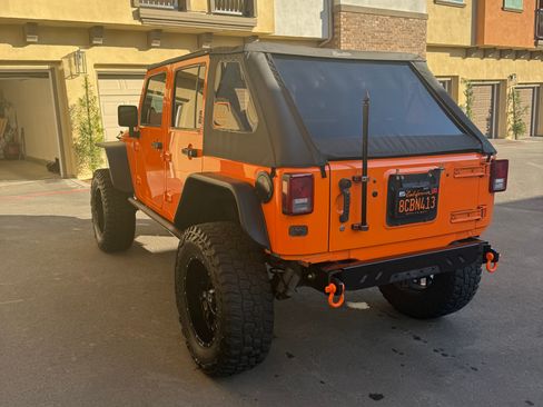 Used 2013 Jeep Wrangler Unlimited Sport w/ Connectivity Group image 2