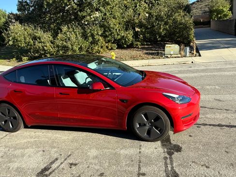 Used 2022 Tesla Model 3 image 9